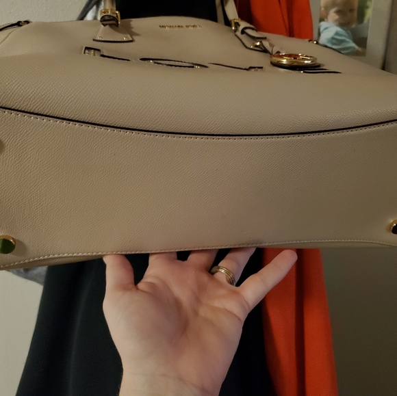 Michael Kors Large Tote - Picture 3 of 6